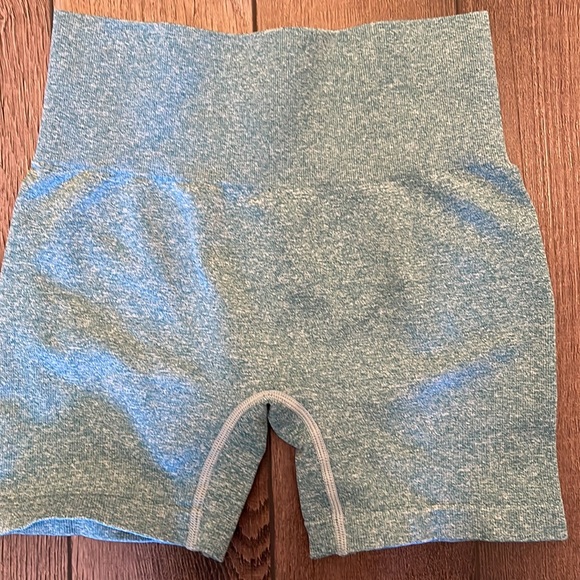 Amazon teal blue shorts - Picture 2 of 5